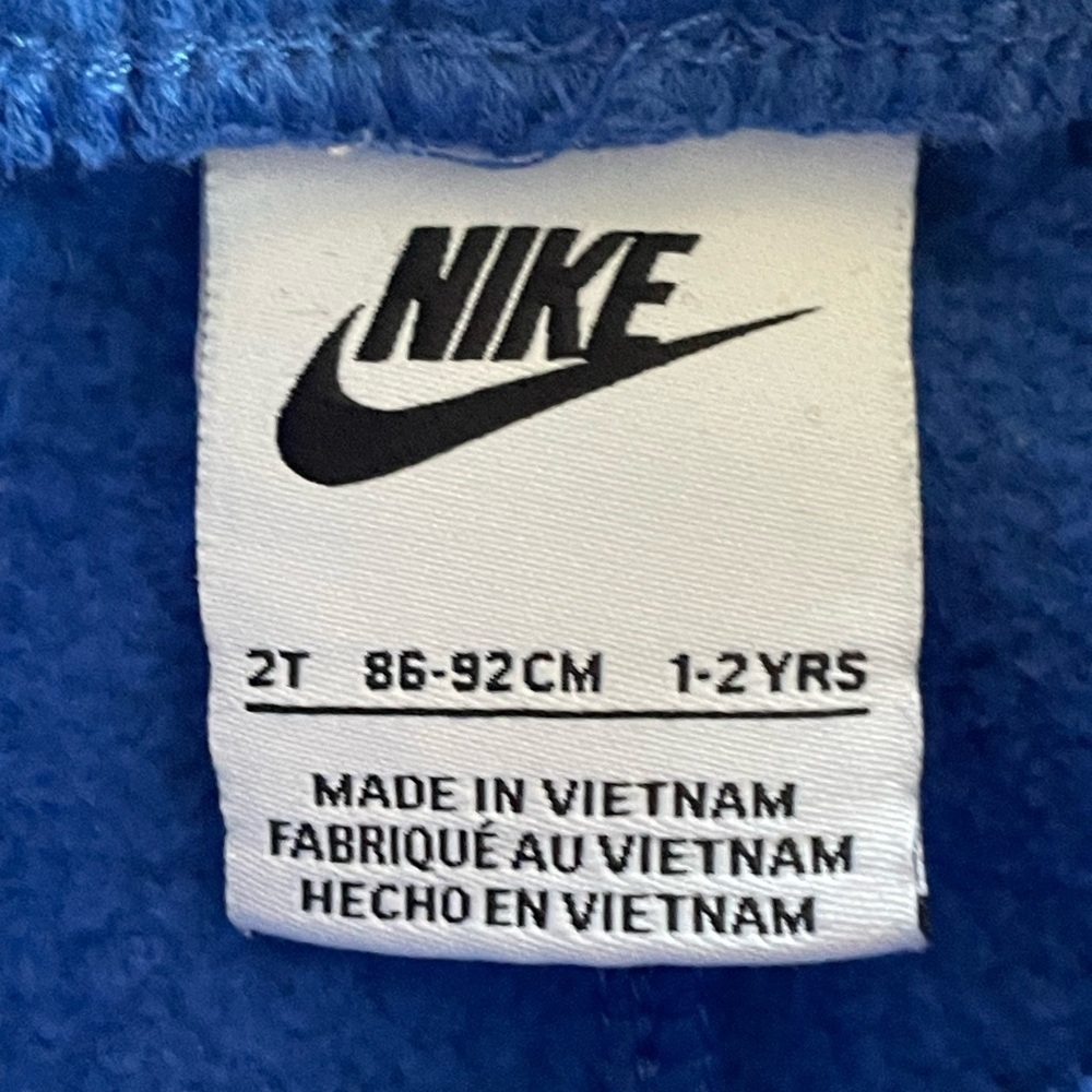 Nike toddler Blue Cargo Joggers and The Nike Tee in Gray Size: 2T - Picture 4 of 6